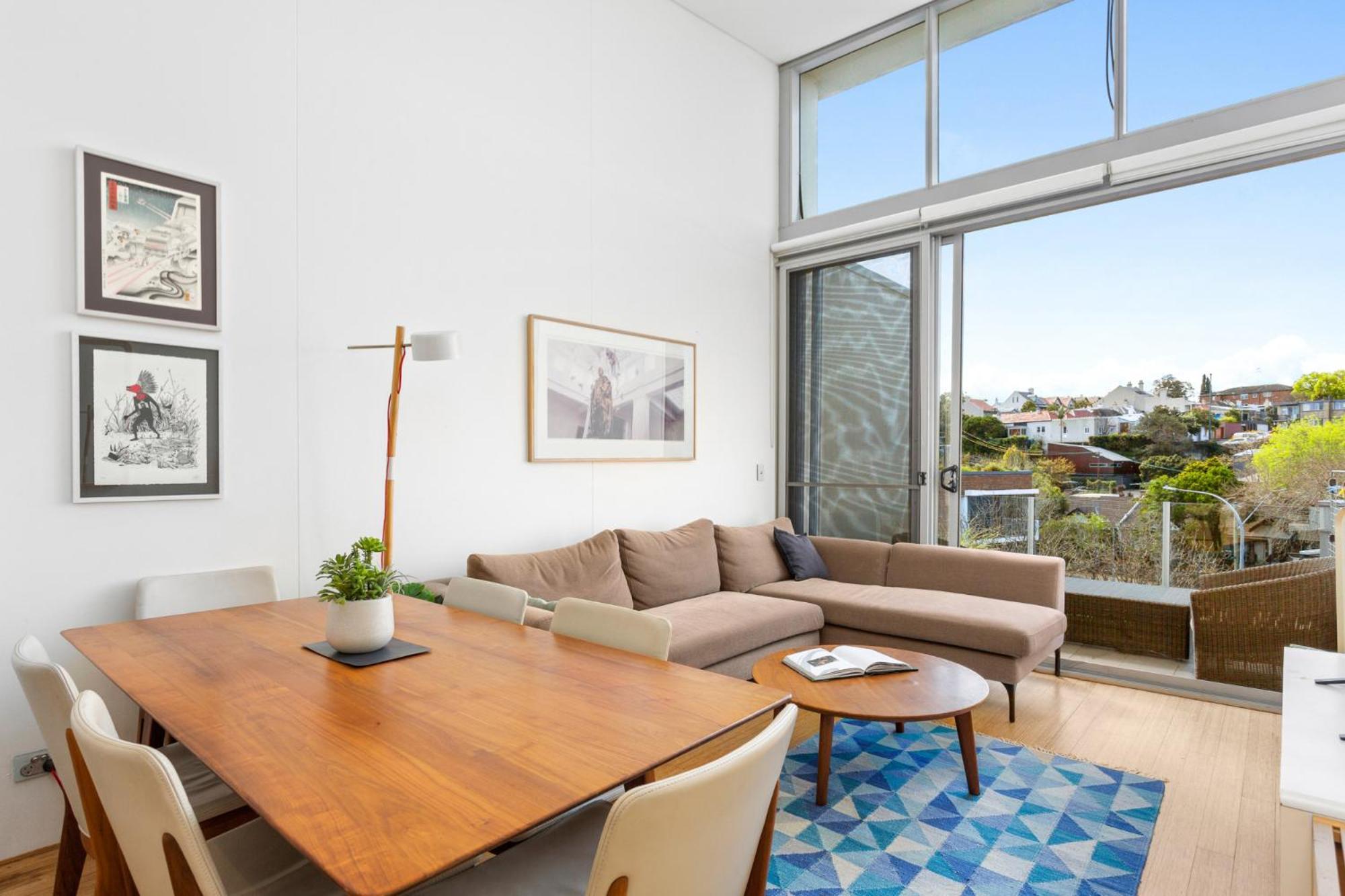 Charming Modern With Views Sydney